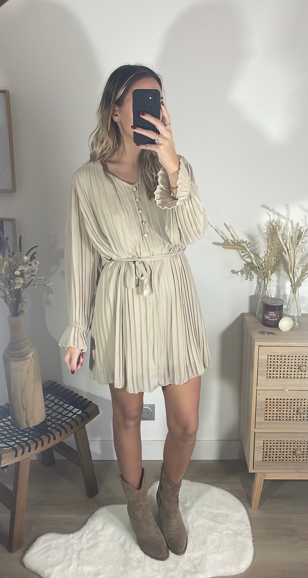 Robe plissée beige AVA