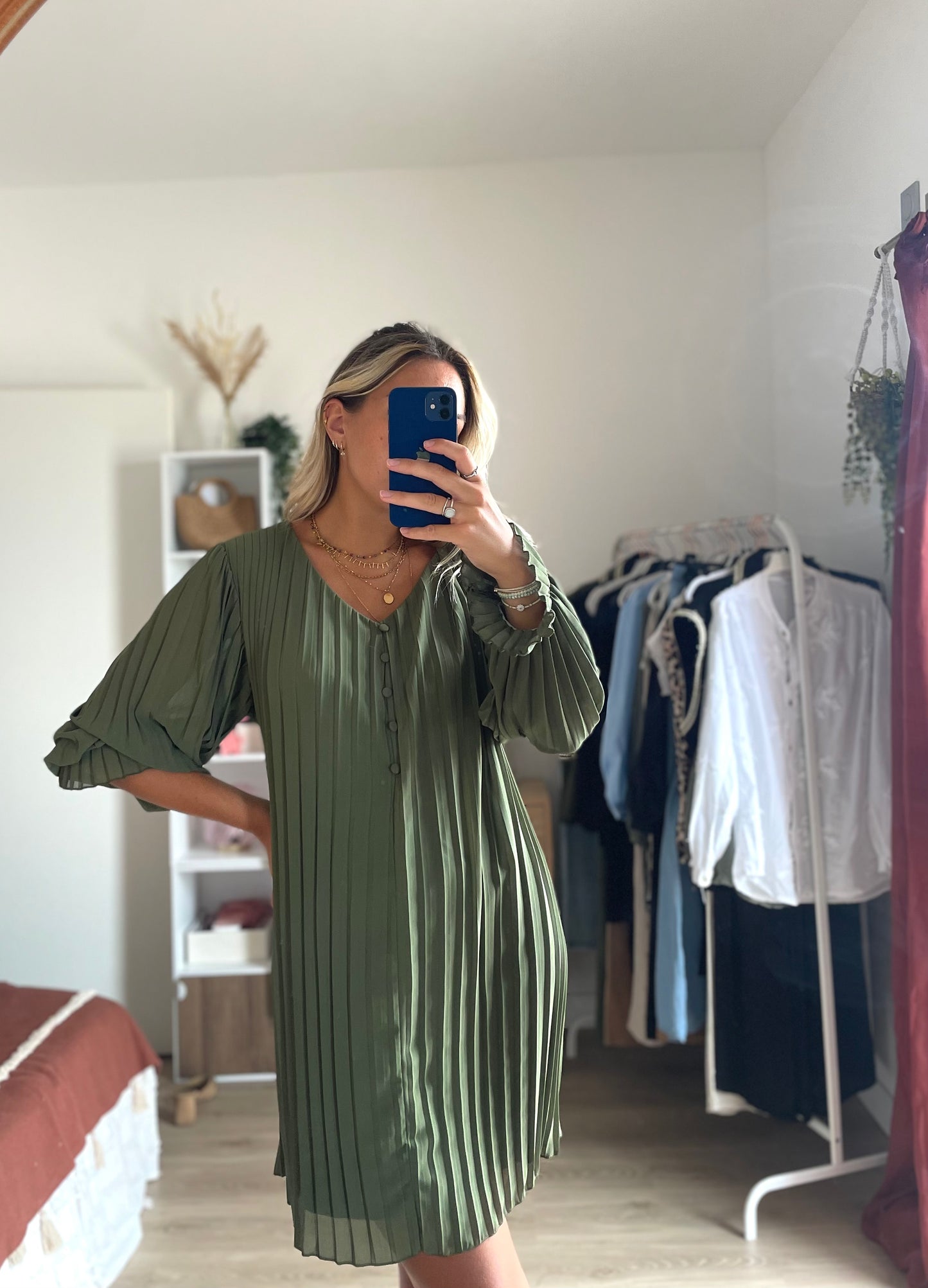 Robe plissée kaki AVA