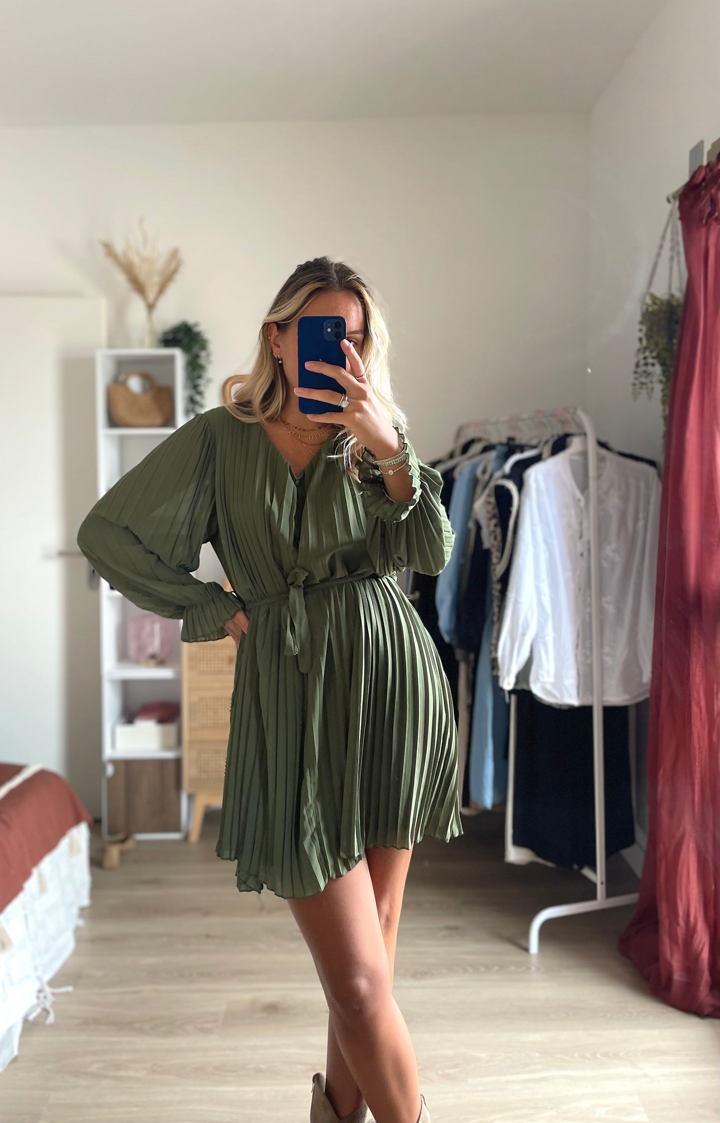 Robe plissée kaki AVA