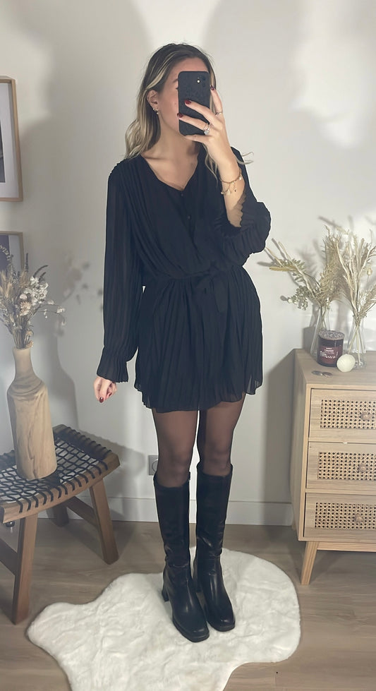 Robe plissée noire AVA